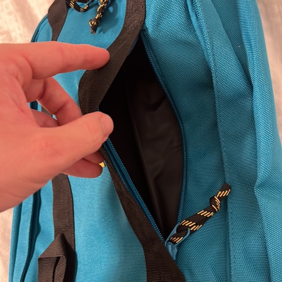 BRAND NEW Dutch Bros Backpack - Picture 2 of 3